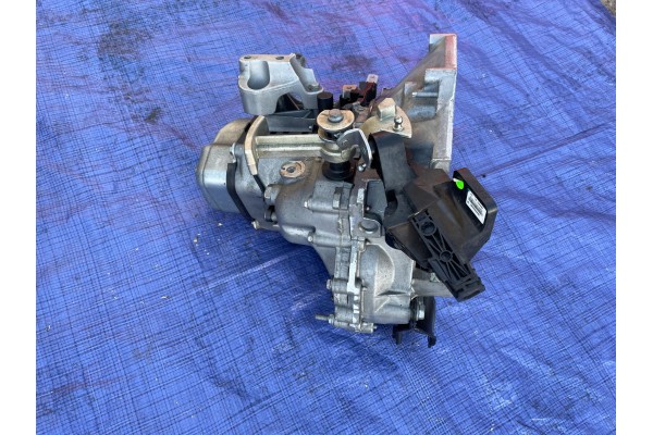 PEUGEOT 208 II GEARBOX 1 2 20A730 2022R Catalog number of the part 20A730 SKRZYNIA BIEGOW