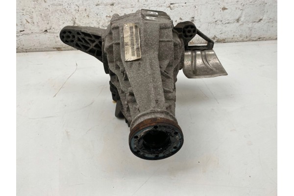 2016 Porsche Macan 95B Rear differential 95B525015E Part manufacturer Porsche OE