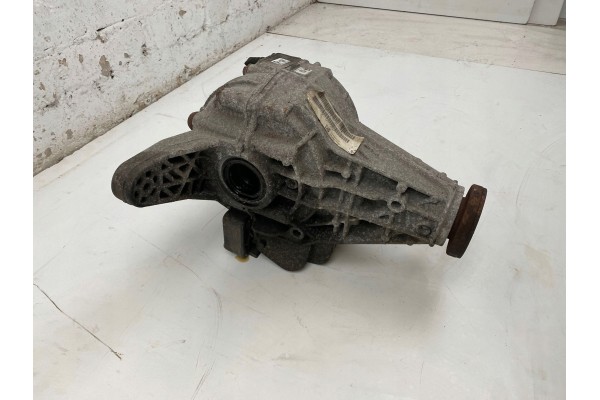 2016 Porsche Macan 95B Rear differential 95B525015E Catalog number of the part 95B525015E