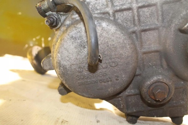 Front reducer VOLVO XC90 I 30713817 gasoline 200kW 2005 Catalog number of the part 30713817