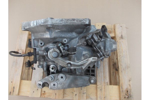 Transmission Opel Astra H Zafira B 1 9 CDTI M32 Catalog number of the part ap1 skrzynia astra 1 9 cdti