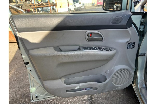 KIA CARENS (UN) Active