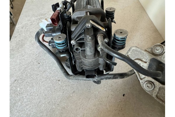 Range Rover Sport L461 L460 suspension compressor M8E2 3B484 AB Catalog number of the part M8E2 3B484 AB_ED68