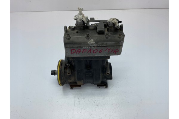 DAF 106 COMPRESSOR AIR COMPRESSOR DAMAGED 1883118