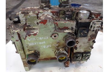 HYDRAULIC BLOCK RENAULT FAUN MANAGER G220 Catalog number of the part BLOK HYDRAULICZNY RENAULT FAUN MANAGER G220