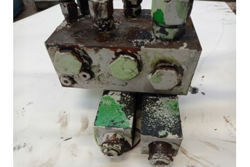 HYDRAULIC DISTRIBUTOR RENAULT FAUN MANAGER G220 Catalog number of the part ROZDZIELACZ HYDRAULICZNY RENAULT FAUN MANAGER G220