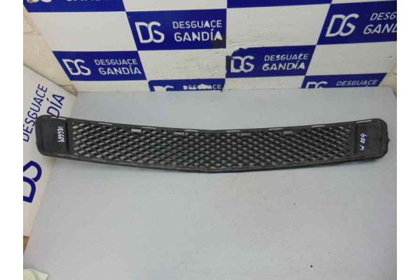 A2048852123 REJILLA PARAGOLPES DELANTERO MERCEDES-BENZ CLASE C (BM 204) BERLINA