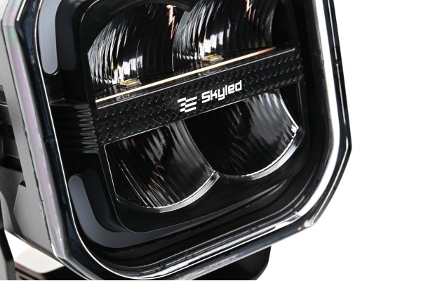 WORKING LAMP SKYLED PAVO 80F 12 30V 80W 4200 LM DISPERSED LIGHT Light source LED
