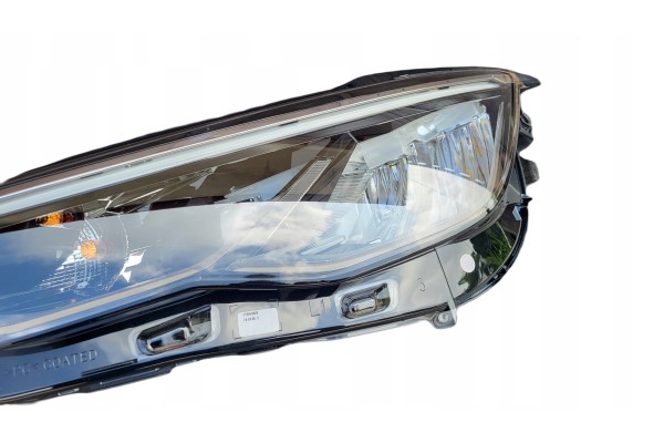 LED headlight LEFT FRONT VW Volkswagen Golf VIII 8 OE 5H1941005C NEW Car type 4x4 SUV passenger cars