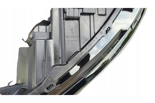 LED headlight LEFT FRONT VW Volkswagen Golf VIII 8 OE 5H1941005C NEW Catalog number of the original 5H1 941 005 C 5H1941005C 5H1
