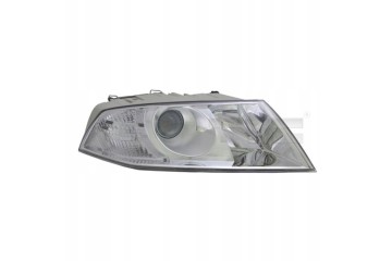 TYC 20 12336 05 2 Headlight Skoda OCTAVIA II left Version European