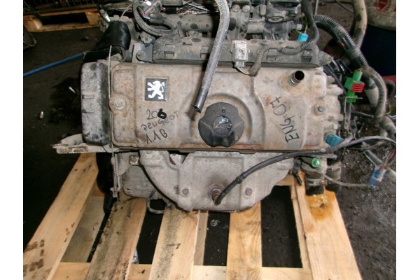 ENGINE COMPLETE POST ACCESSORIES PEUGEOT 206 1 1B Catalog number of the part PEUGEOT 206 1 1B SILNIK 96340050 9638276180