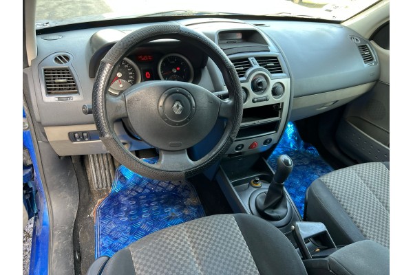 RENAULT MEGANE II BERLINA 5P Authentique