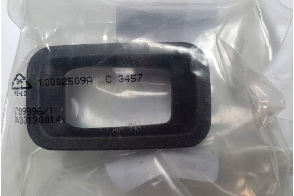 MERCEDES C CLASS W205 STATION WAGON TOWBAR MODULE Product weight with unit packaging 1 kg