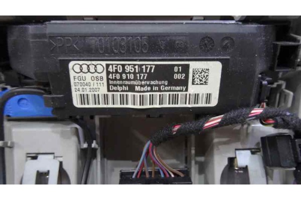 4F0947135BP LUZ INTERIOR AUDI A6 BERLINA (4F2) 2.7 TDI 2005 4F0947135BP 157040 AUDI - 1