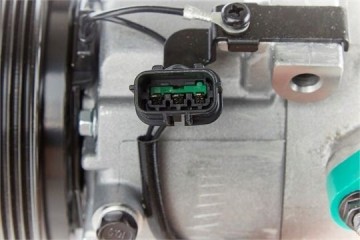 AIR CONDITIONING COMPRESSOR HYUNDAI ix35 09 SPORTAGE Product weight with unit packaging 0 1 kg