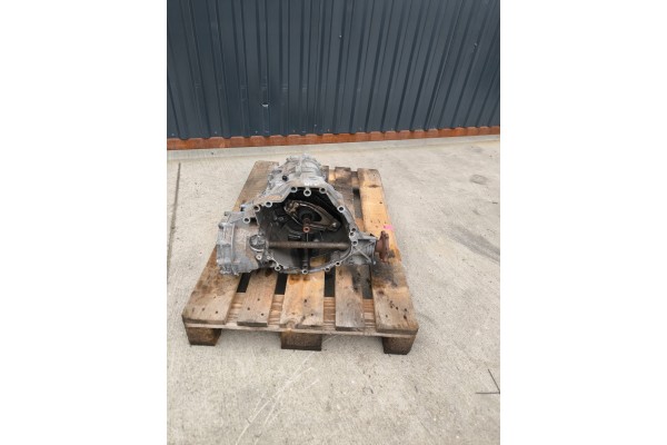 MANUAL GEARBOX AUDI A4 B8 A5 8T LIFT 2 0 TDI NSX DAMAGED Catalog number of the part SKRZYNIA BIEGOW MANUALNA AUDI A4 B8 A5 8T LI