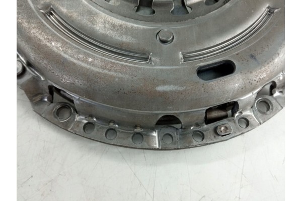 Clutch set for VW GOLF PASSAT 1 6 2 0 TD Catalog number of the part 3000 990 340