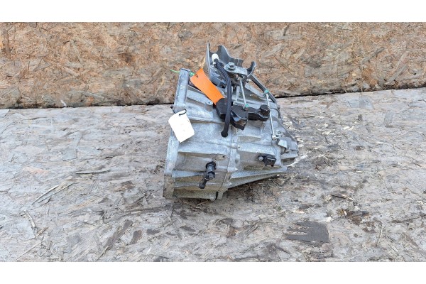 6 SPEED GEARBOX A4473600000 320106697R MERCEDES VITO W447 LIFT 14 Part manufacturer Mercedes Benz OE