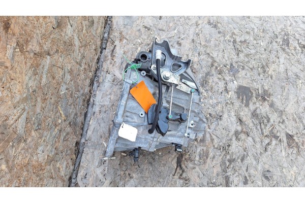 6 SPEED GEARBOX A4473600000 320106697R MERCEDES VITO W447 LIFT 14 Car type passenger cars