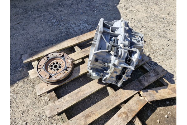 BMW f44 f40 1 5i automatic transmission 9884617