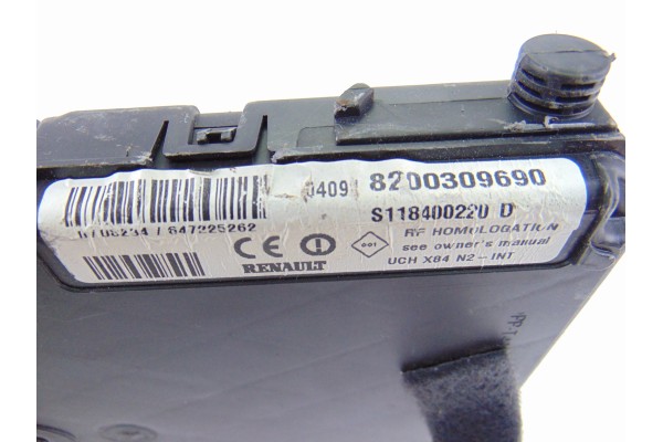 8200309690  CAJA RELES / FUSIBLES RENAULT SCENIC II (JM) Confort Dynamique 2004 8200309690 197332 RENAULT - 3