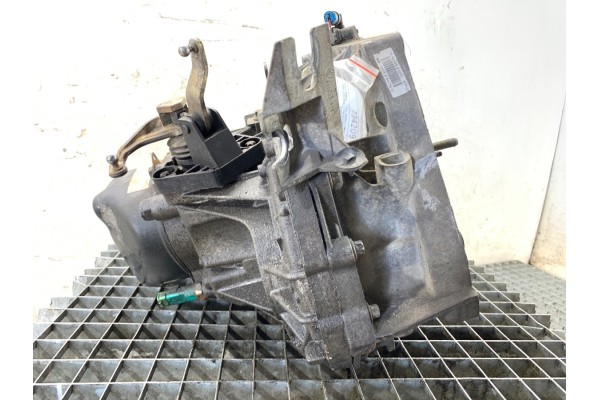 GEARBOX RENAULT SCENIC II 8200210038 1 6 113KM 03 10 Part manufacturer OEM
