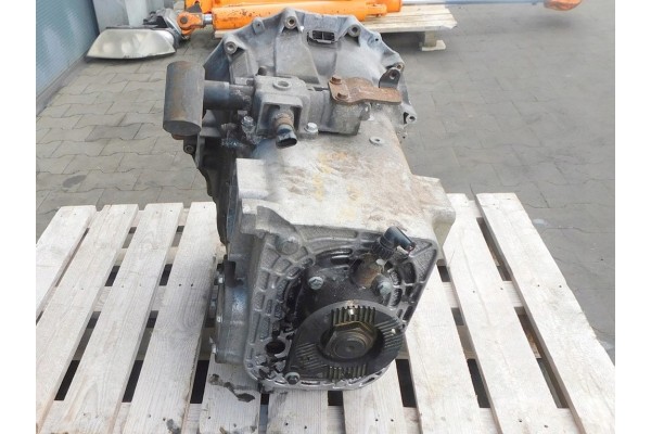 IVECO EUROCARGO 120E21 19 5 02 08 GEARBOX 8872132 Catalog number of the part 8872132