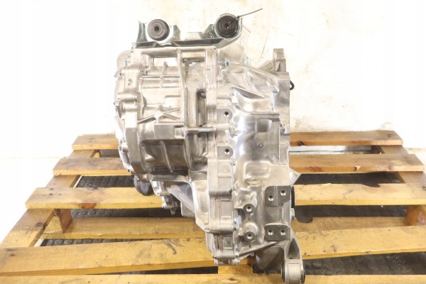 GEARBOX AUTOMATIC TOYOTA COROLLA CROSS XG10 2 0HYBRID 1VM Part manufacturer Toyota OE