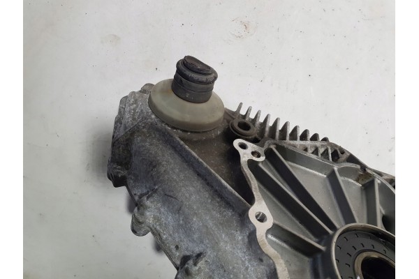 BMW E70 X5 REDUCER BOX BRIDGE 3 0D 7574777 Car type 4x4 SUV passenger cars