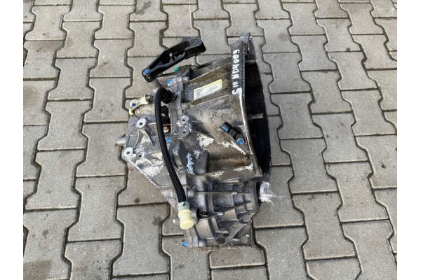 RENAULT SCENIC III 1 6 DCI GEARBOX ND4 009 130tys km Catalog number of the part ND4 009 ND4009