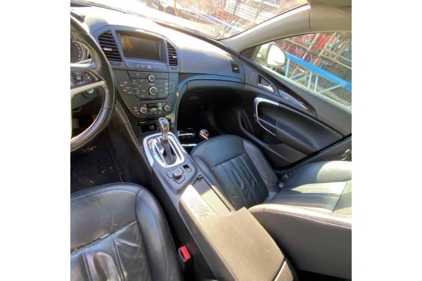 OPEL INSIGNIA SPORTS TOURER Sport