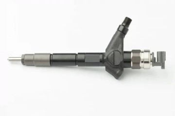 INJECTION NOZZLE DCRI106020 DENSO NISSAN X TRAIL I