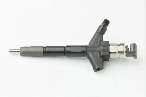 INJECTOR DCRI301060 DENSO NISSAN NAVARA NP300