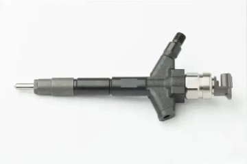 INJECTOR DCRI301060 DENSO NISSAN NAVARA NP300