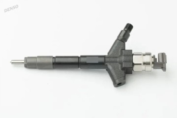 INJECTOR DCRI301060 DENSO NISSAN NAVARA NP300 Packaging status original