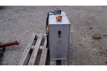 RECTANGULAR OIL TANK FOR LOW LOADER SEMI TRAILER Catalog number of the part ZBIORNIK