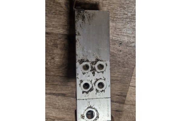 AXLE LIFTING VALVE VOLVO FH FM FL Catalog number of the part 86060040010