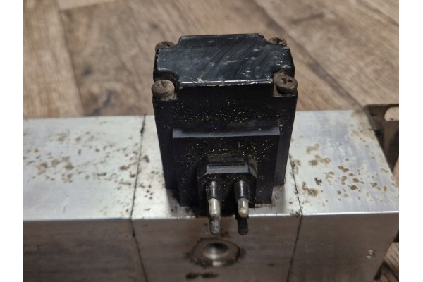 AXLE LIFTING VALVE VOLVO FH FM FL Part manufacturer SOLR