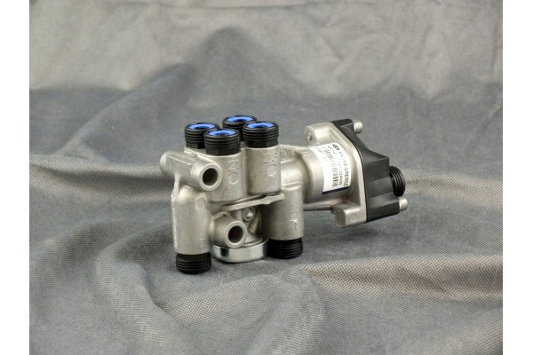 Axle lifting valve 25PK0352A Packaging status original