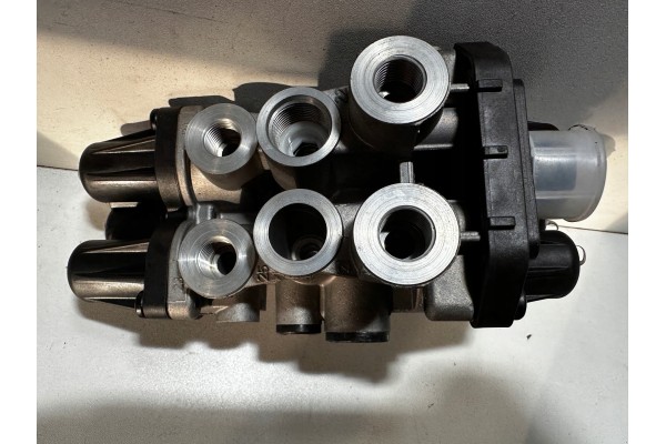 Valve APM Dehumidifier Iveco Hi Way S Way 5802223718 9325050040 Catalog number of the part 5802223718 9325050040 9347050320
