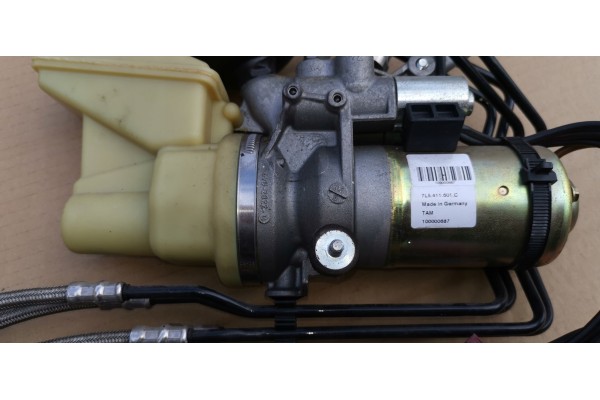 PORSCHE CAYENNE 955 TOUAREG 7L5411601C HYDRAULIC SUSPENSION PUMP Catalog number of the part POMPA ZAWIESZENIA HYDRAULICZNA PORSC