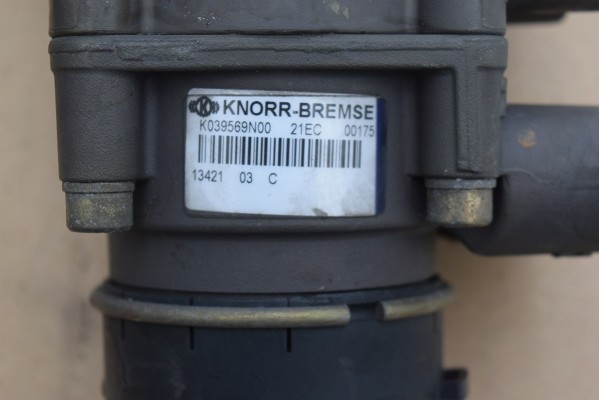 BRAKE MASTER VALVE MAN TGA K039569N00 KnorrBrems Part manufacturer Knorr