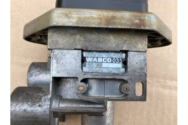 Handbrake valve mb actros WABCO 9617230280 Car type trucks