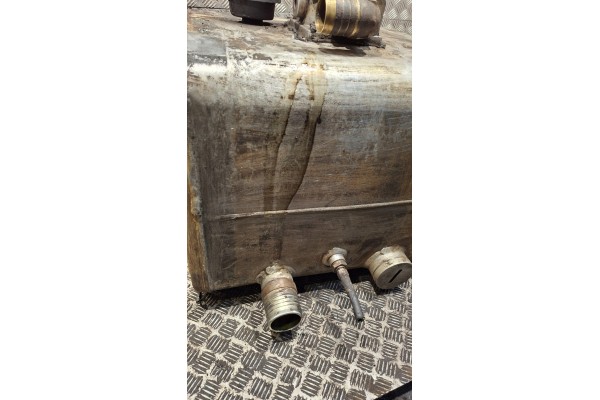 HYDRAULIC FLUID TANK FOR TRUCK 200L Part manufacturer Scania OE