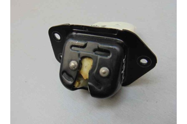 4 PIN CERRADURA MALETERO / PORTON NISSAN JUKE (F15E) Acenta 2013 4 PIN 180622 NISSAN - 1