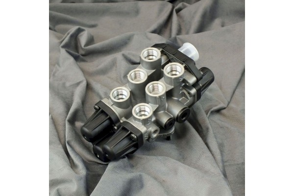 Four circuit valve 9347050057