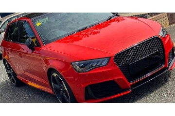 Rejilla Audi A3 8V 12- RSlook negro brillo BlackPiano panal con PDC