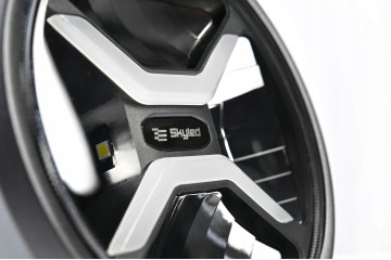 SKYLED CRUX 7X FULL LED HEADLAMP WITH POSITION LIGHTS Shape round