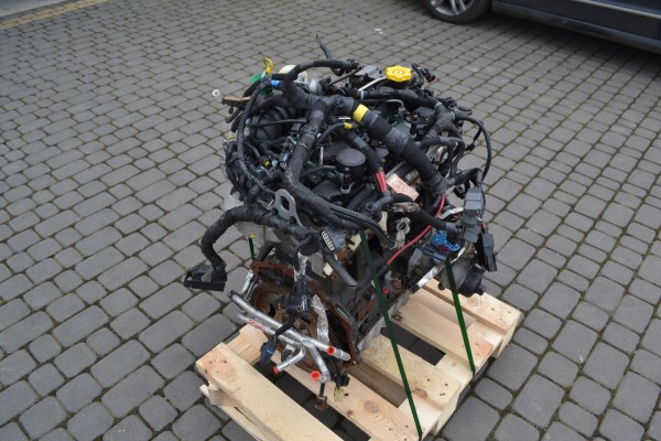ENGINE JEEP LANCIA CHRYSLER VOYAGER 2 8 VM25D Catalog number of the part VM25D SILNIK JEEP LANCIA CHRYSLER VOYAGER 2 8 VM25D Igl